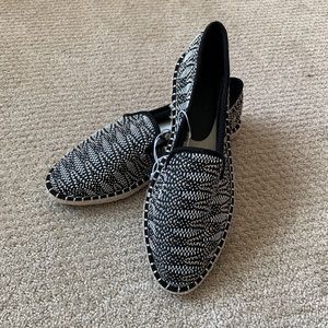 NWT universal thread black Carly espadrille flats